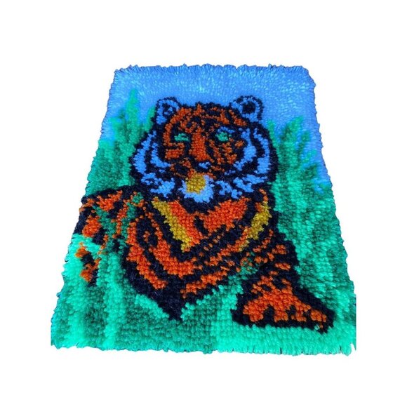 Vintage 70s MCM Handmade Tiger Latch Hook Yarn Wall Rug Tapestry Tiger 21” X 15” - Picture 1 of 13